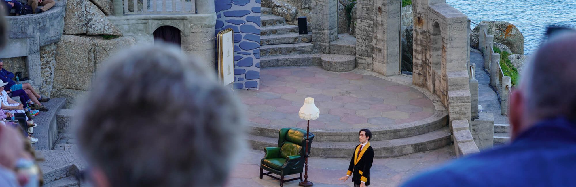 Minack Tiyatrosu'nda akşam performansı